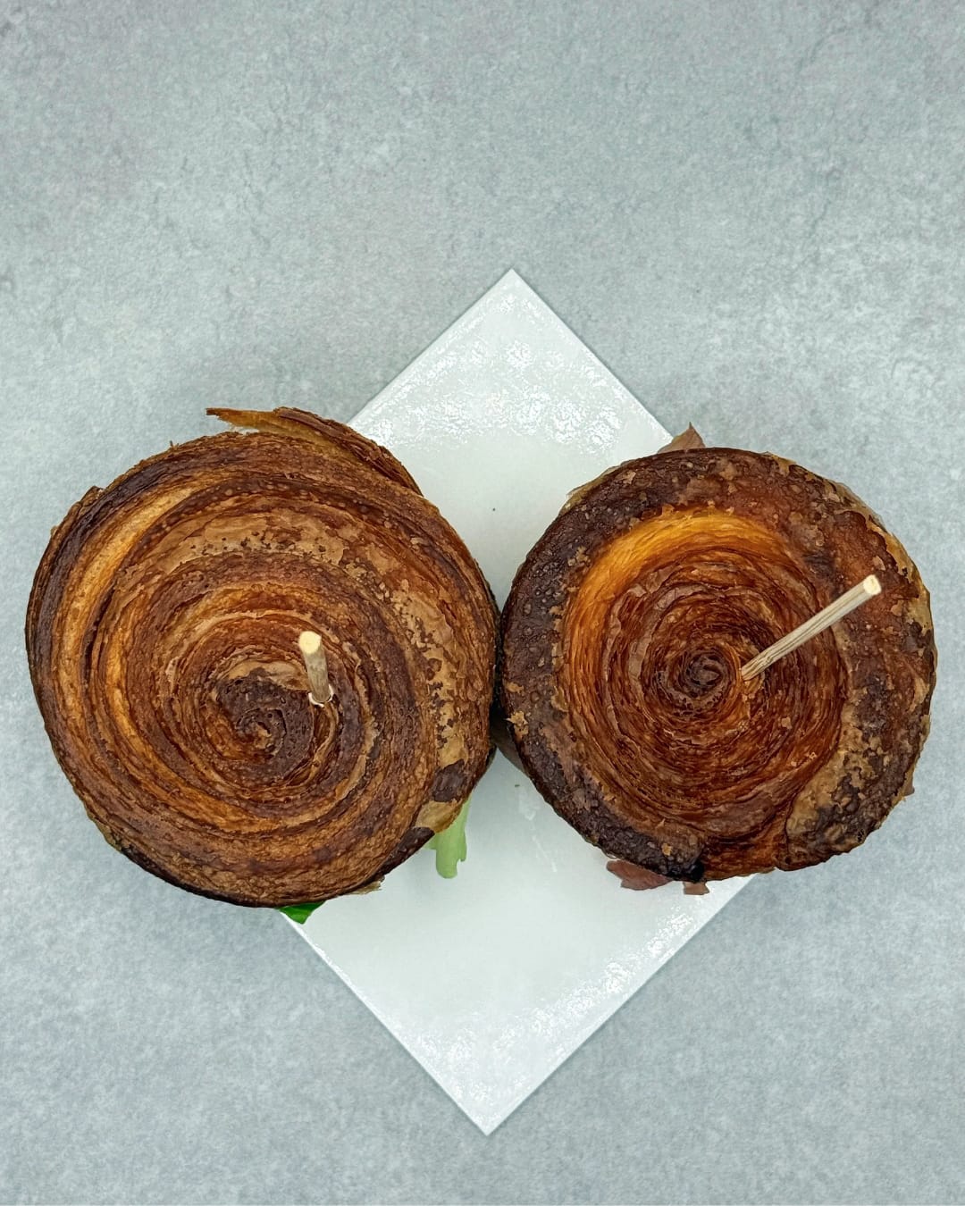 Duo de sandwich feuilletés